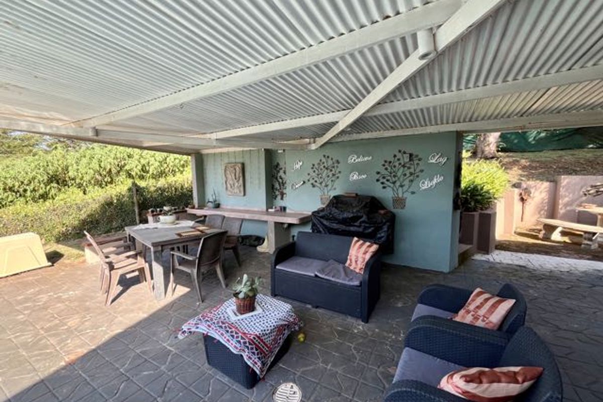 An Attractive  3-Bedroom House in Umkomaas - Photo 4