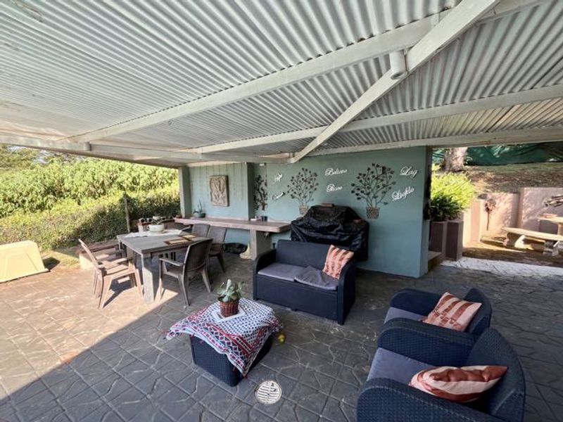 An Attractive  3-Bedroom House in Umkomaas - Photo 4