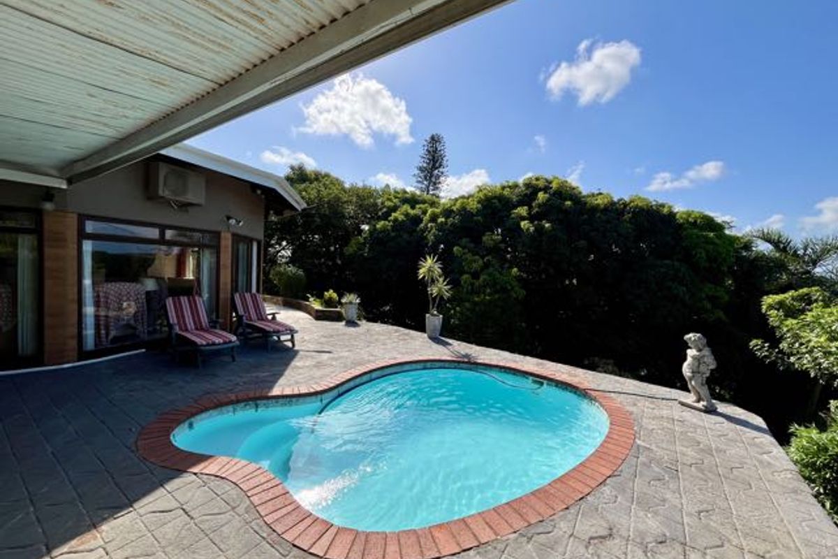 An Attractive  3-Bedroom House in Umkomaas - Photo 2