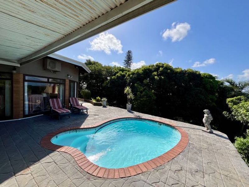 An Attractive  3-Bedroom House in Umkomaas - Photo 2