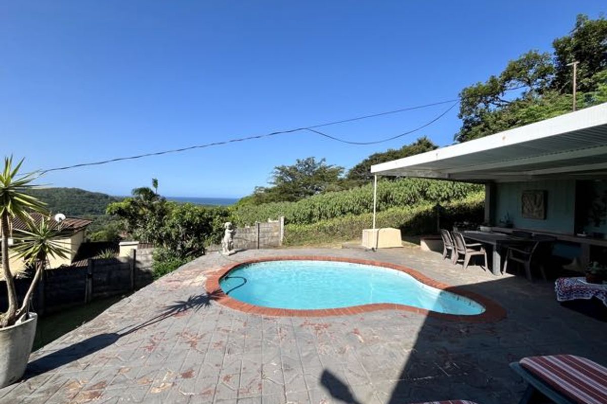 An Attractive  3-Bedroom House in Umkomaas - Photo 3