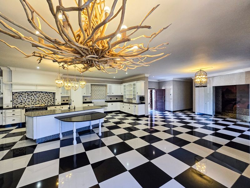 Luxurious 3-Bedroom Home In S Sought-After Secure Estate - Photo 5