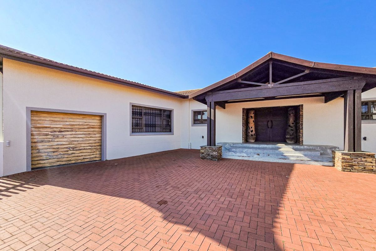 Luxurious 3-Bedroom Home In S Sought-After Secure Estate - Photo 3