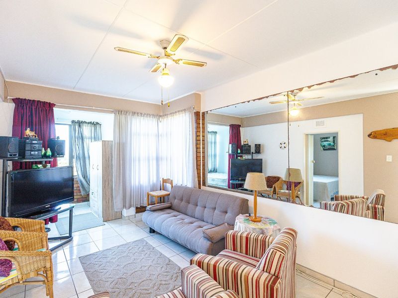 Beachfront Bliss - Ground Floor Unit On The Beach - Photo 8