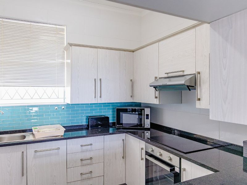 Beachfront Complex ! - Photo 4