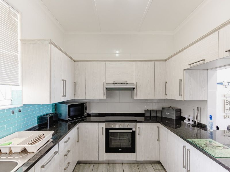 Beachfront Complex ! - Photo 2