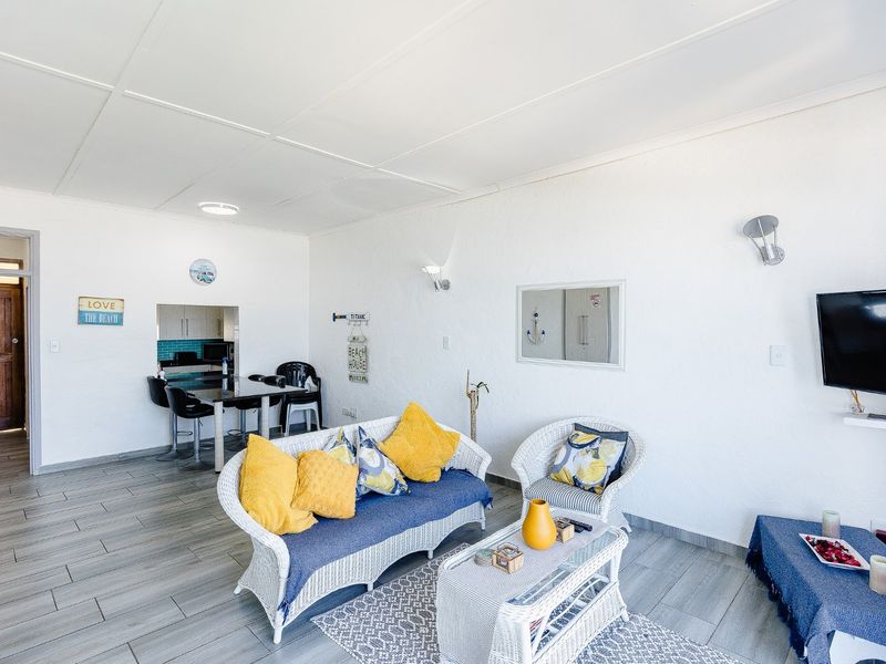 Beachfront Complex ! - Photo 9