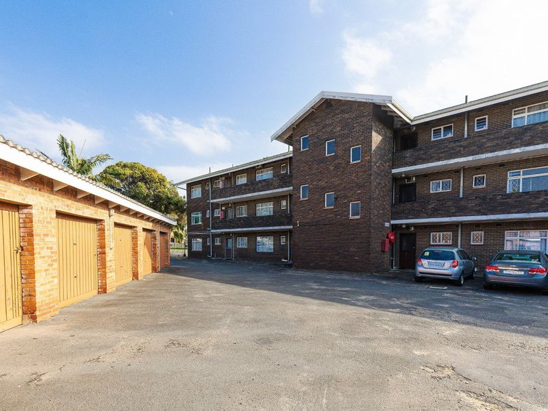 2 Bedroom Apartment With A Garage - Photo 2