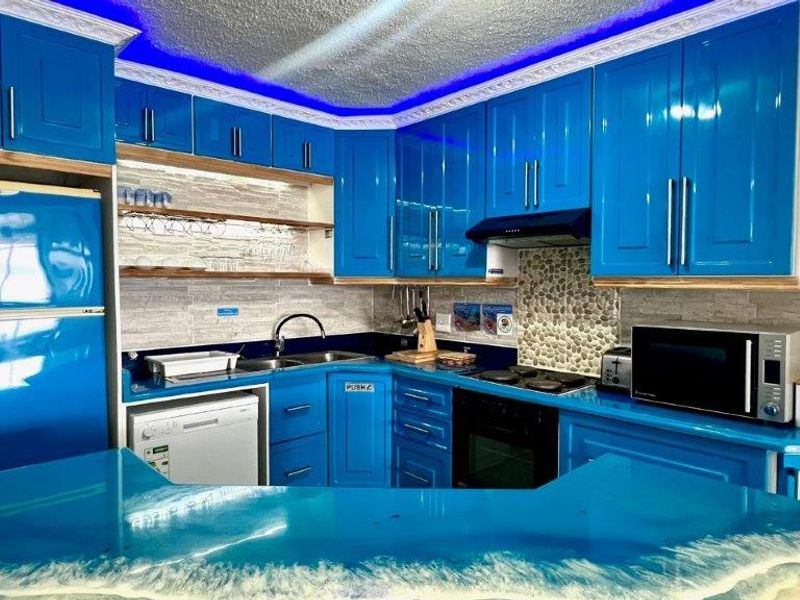 Beachfront Apartment In Uvongo - Photo 4