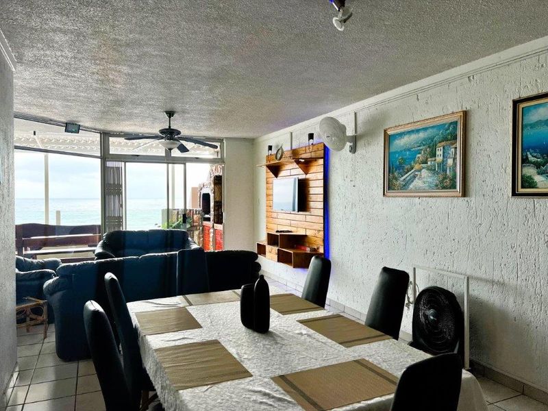 Beachfront Apartment In Uvongo - Photo 10