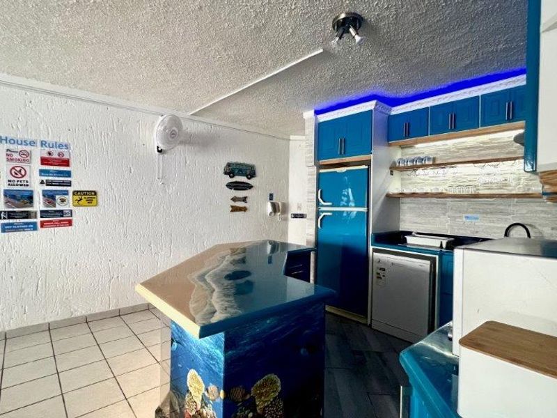 Beachfront Apartment In Uvongo - Photo 7