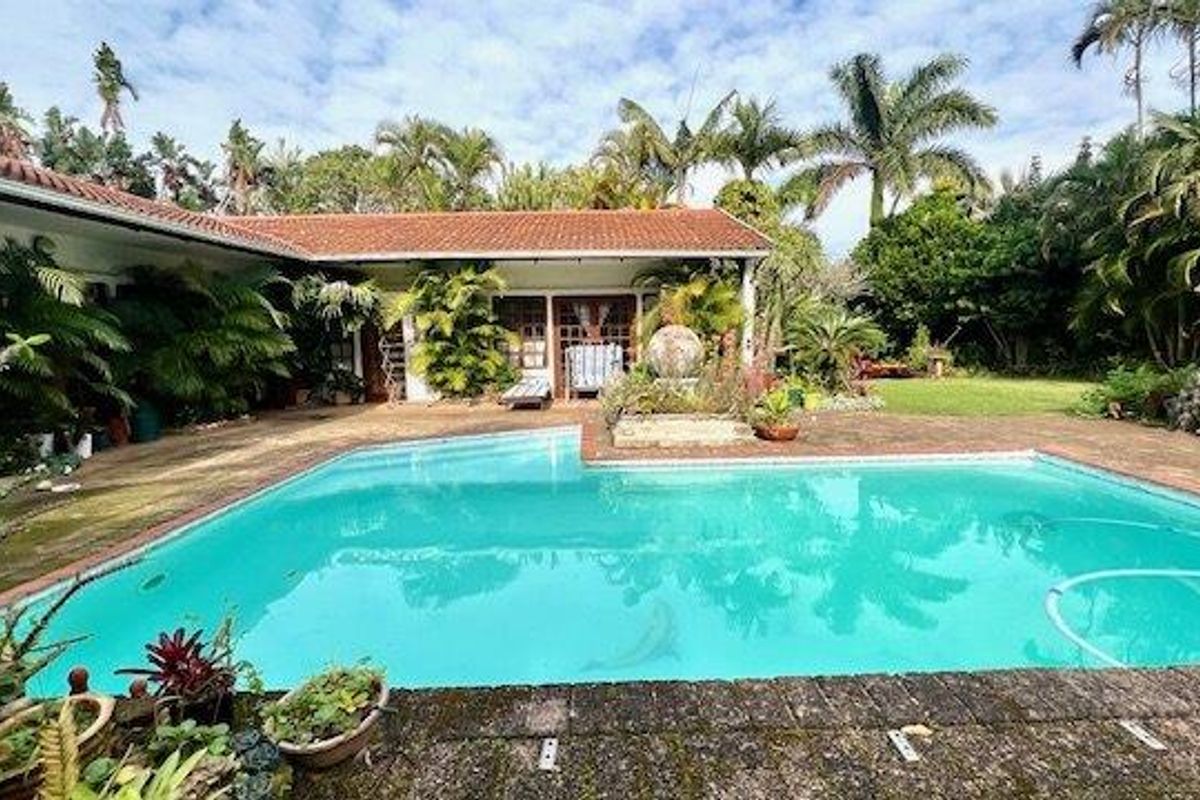 Large Family Home In Uvongo - Photo 4