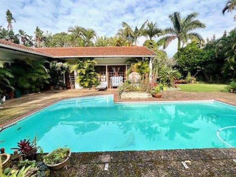 Large Family Home In Uvongo - Photo 4