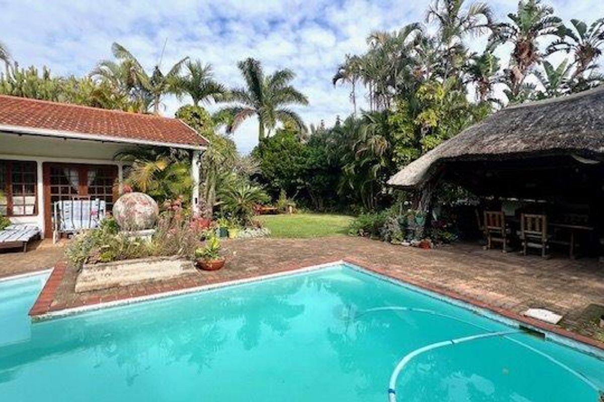 Large Family Home In Uvongo - Photo 5