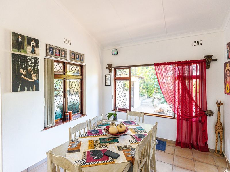 Solid 3-Bedroom Property With Flat Nestled In Umtentweni.  - Photo 8