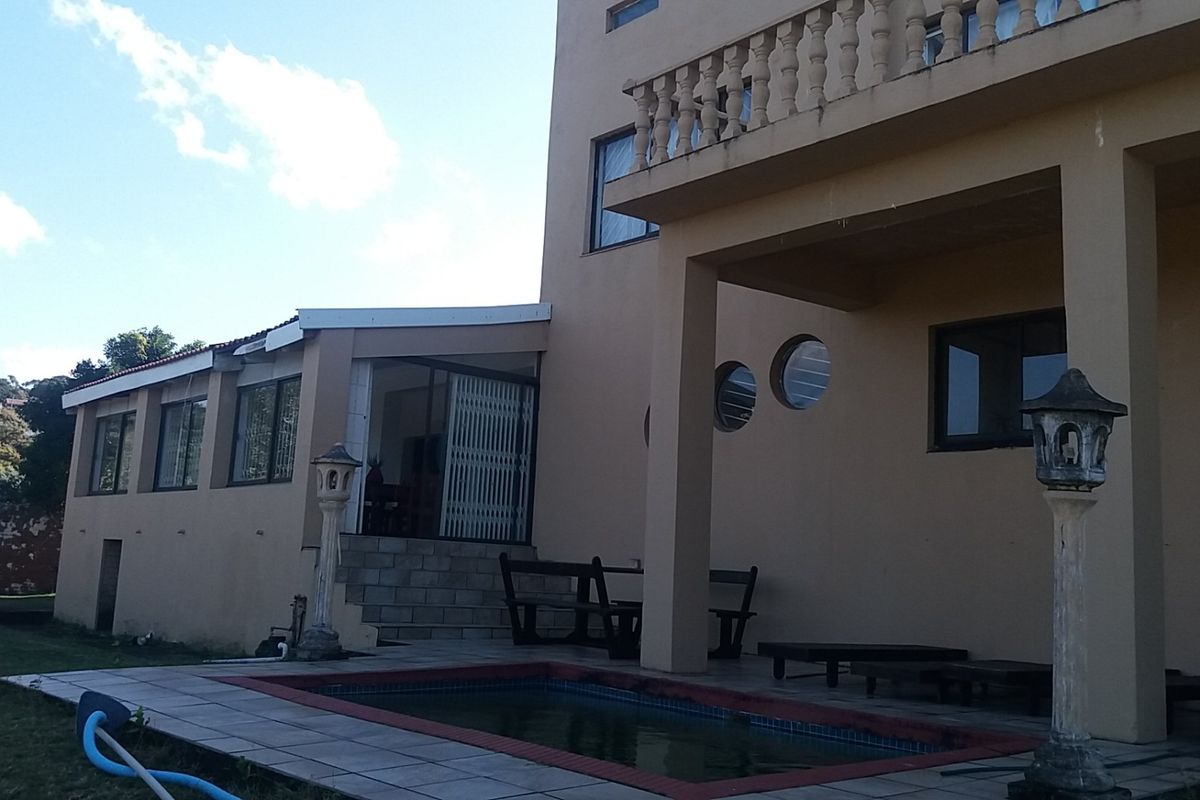 6 Bedroom House with Awesome Ocean Views!  - Photo 3