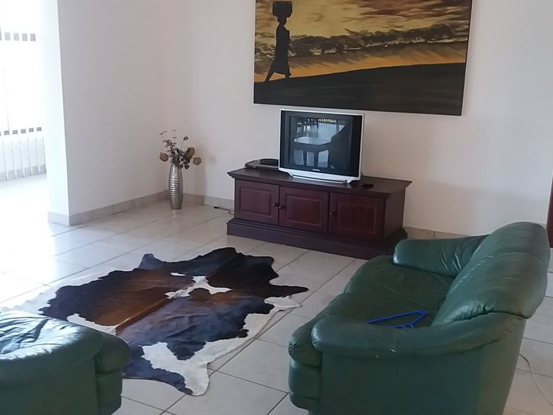 6 Bedroom House with Awesome Ocean Views!  - Photo 4