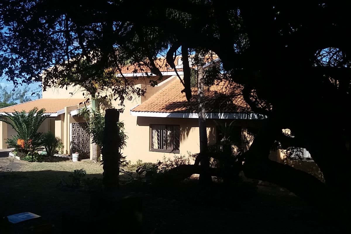 6 Bedroom House with Awesome Ocean Views!  - Photo 2