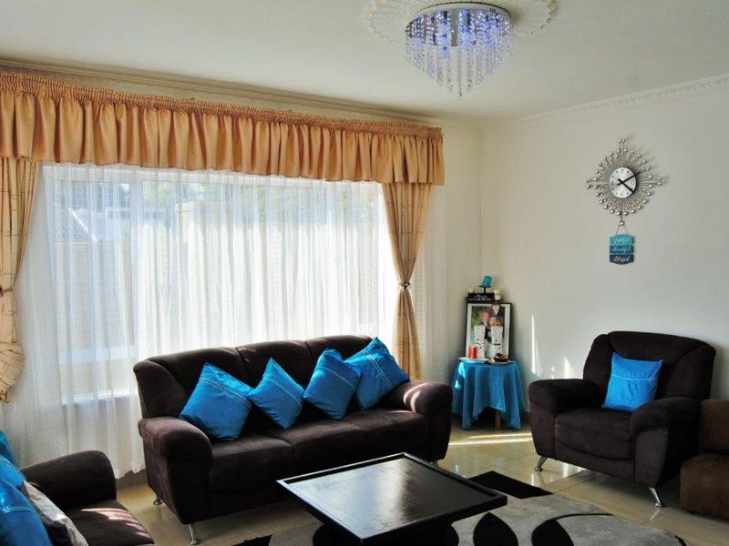 Classy Double Storey Home with Amazing Views! - Photo 4