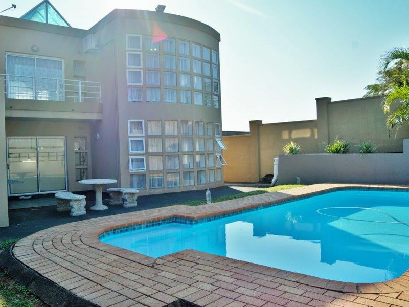 Classy Double Storey Home with Amazing Views! - Photo 3