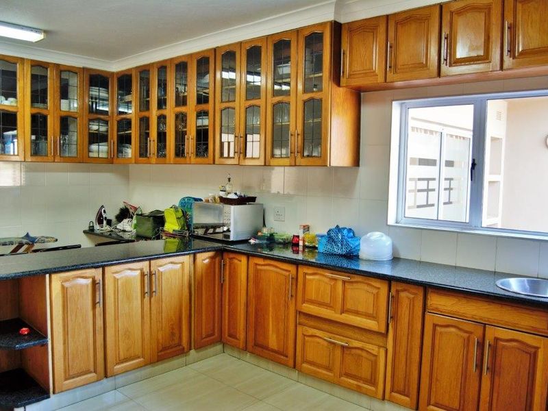 Classy Double Storey Home with Amazing Views! - Photo 9