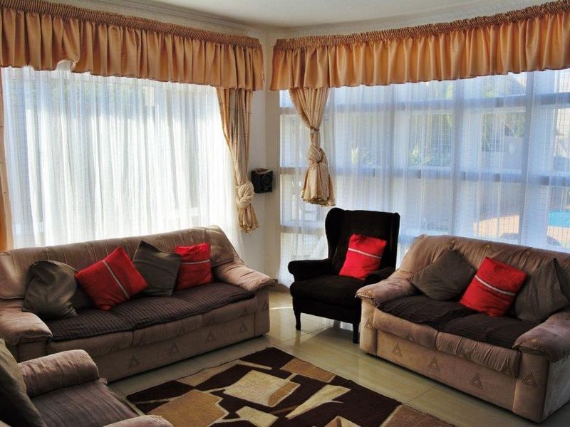 Classy Double Storey Home with Amazing Views! - Photo 7