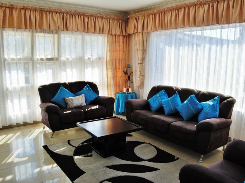 Classy Double Storey Home with Amazing Views! - Photo 6