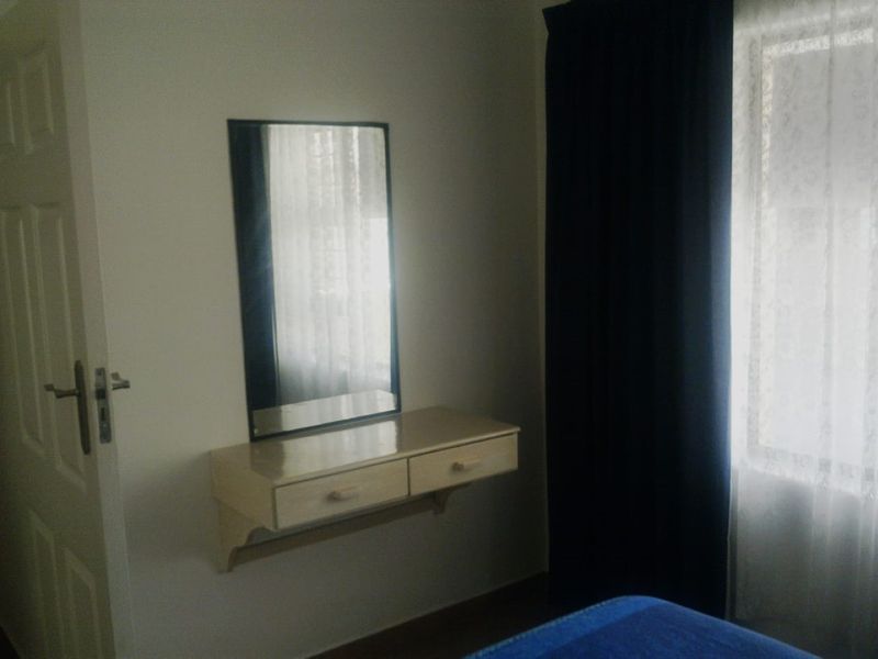 Perfectly Located, Ideal Lock Up and Go Apartment! - Photo 8