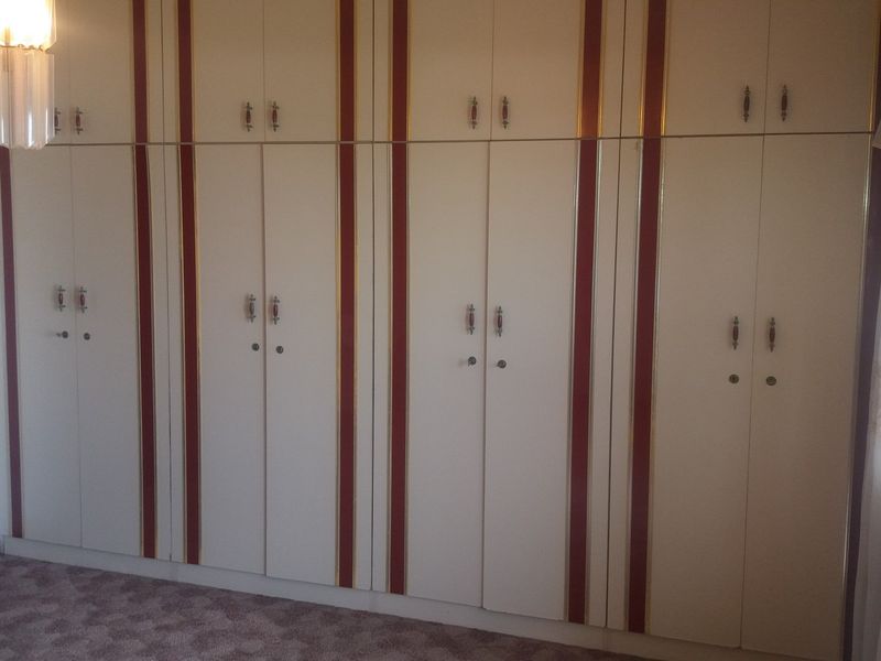 A Multi-Storey Home with Amazing Sea Views! - Photo 7