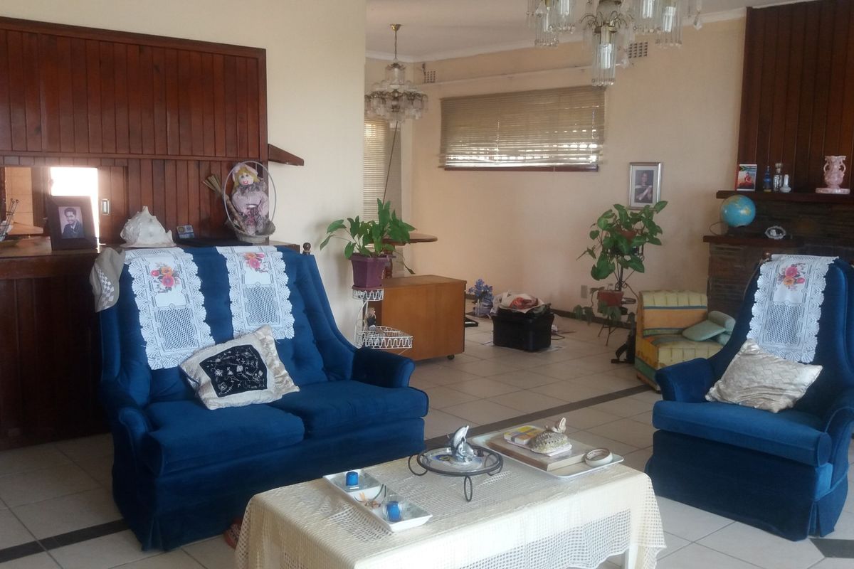 A Multi-Storey Home with Amazing Sea Views! - Photo 5