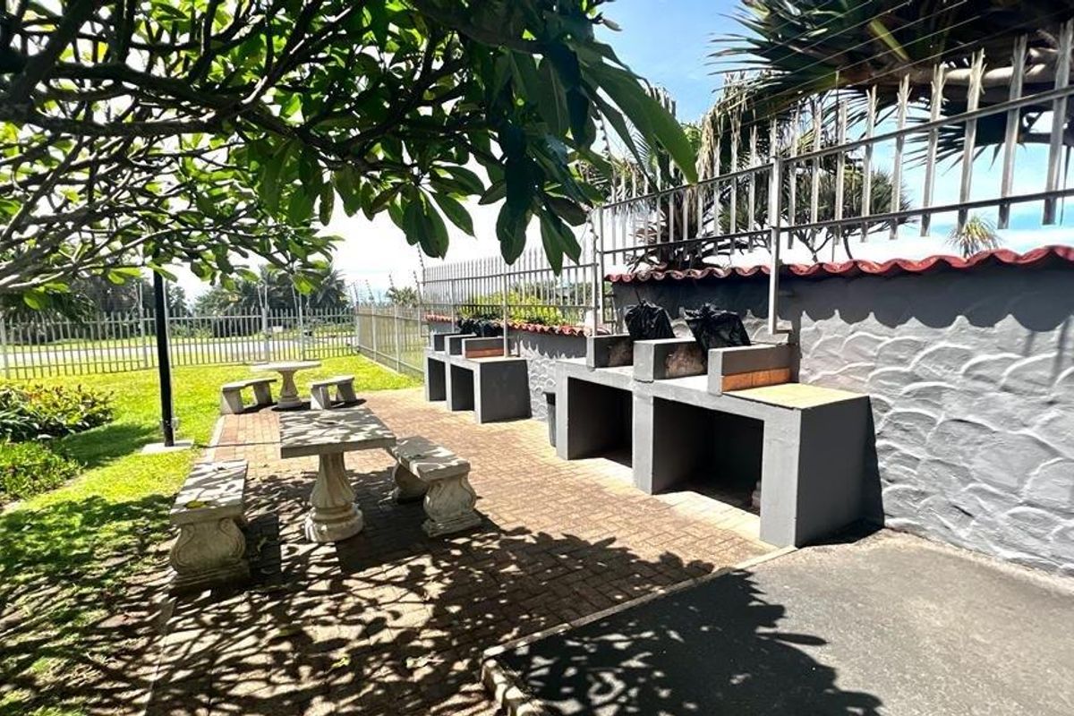 Beachfront Apartment In Uvongo - Photo 5