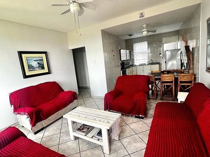 Beachfront Apartment In Uvongo - Photo 10