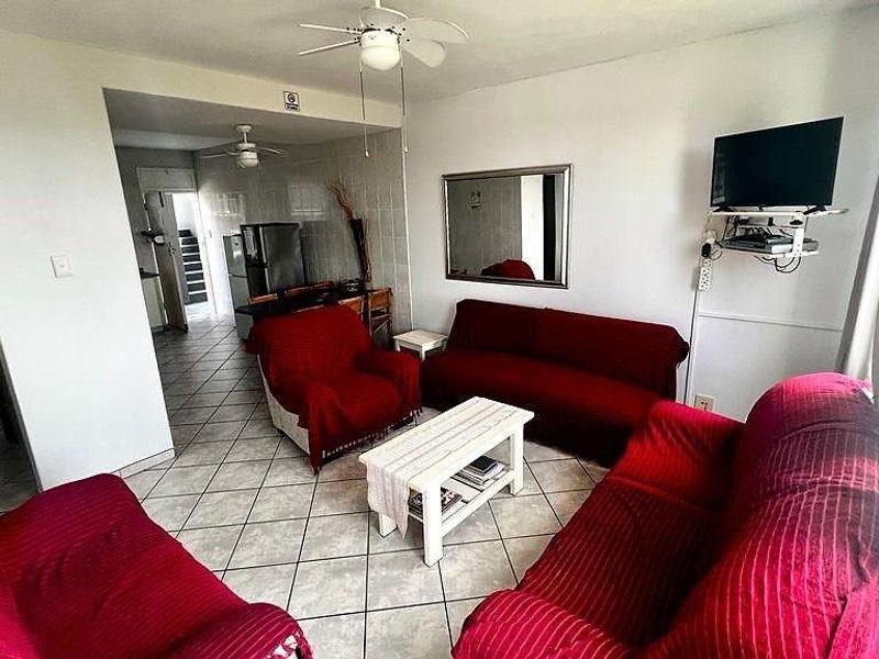 Beachfront Apartment In Uvongo - Photo 9