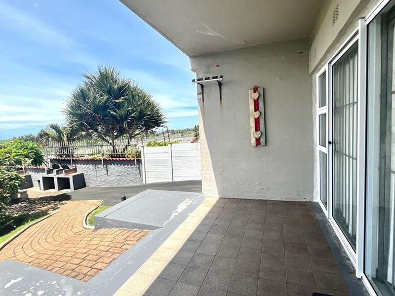 Beachfront Apartment In Uvongo - Photo 6