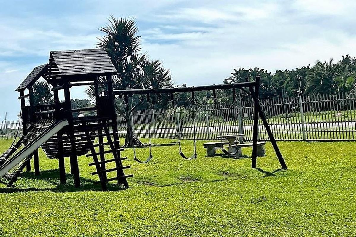 Beachfront Apartment In Uvongo - Photo 3