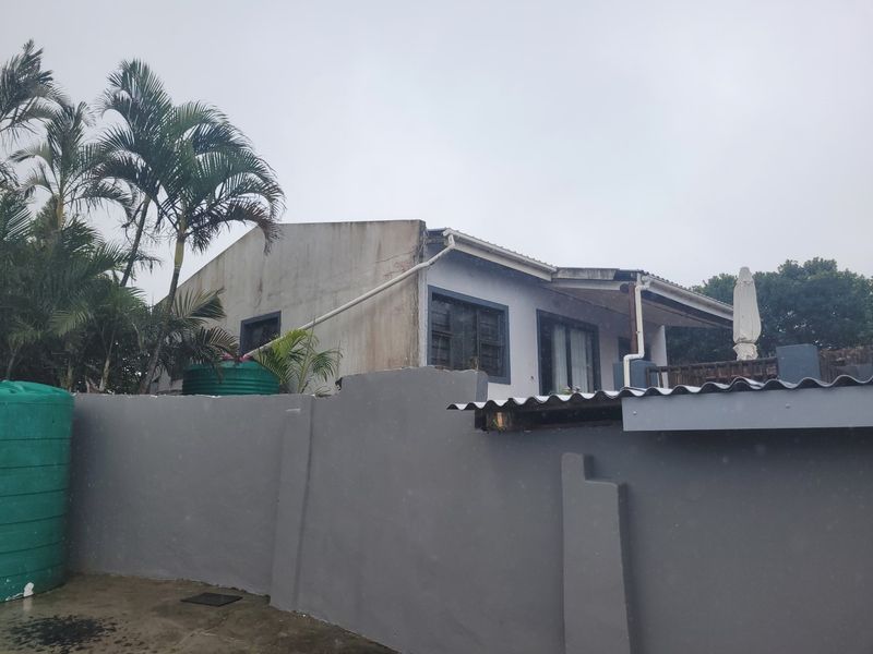 What A  Great Investment Find On The Beach !!! - Photo 4