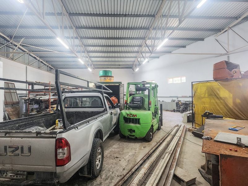 Warehouse For Sale In Uvongo - Photo 2