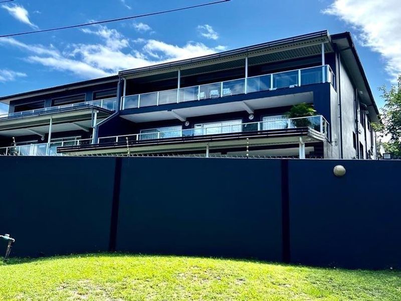 Upmarket Ground Floor Apartment On Shelly Beach - Photo 6