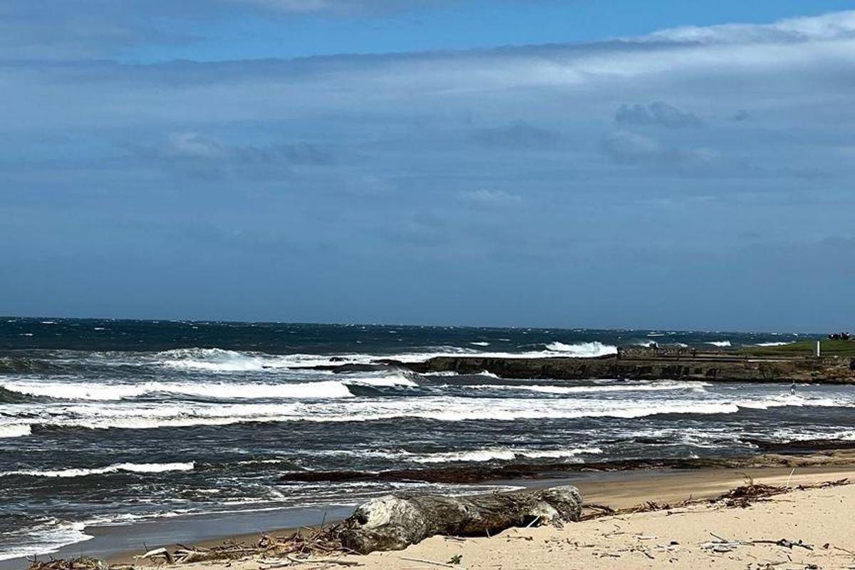 Upmarket Ground Floor Apartment On Shelly Beach - Photo 2