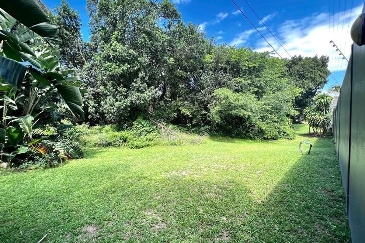 Upmarket Ground Floor Apartment On Shelly Beach - Photo 5