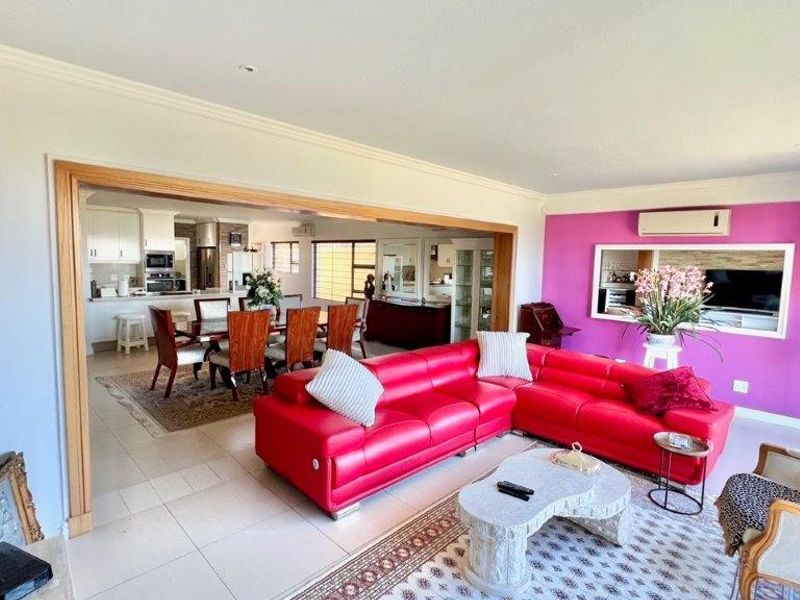 Luxurious Top Class Ground Floor Apartment On Shelly Beach - Photo 7