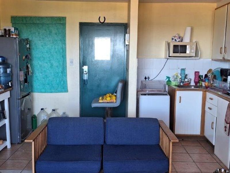 Seaside Living 3 Bedroom Apartment With Breath Taking Ocean Views - Photo 7