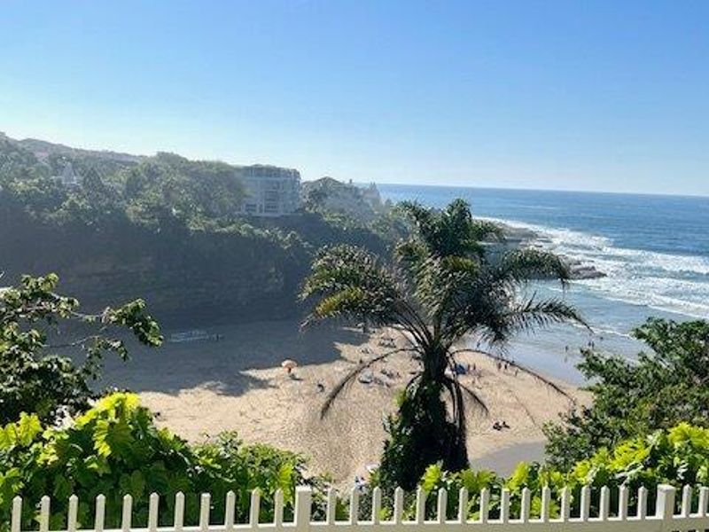 Ground Floor Beachfront 3 Bedroom Apartment On Uvongo Beach - Photo 1