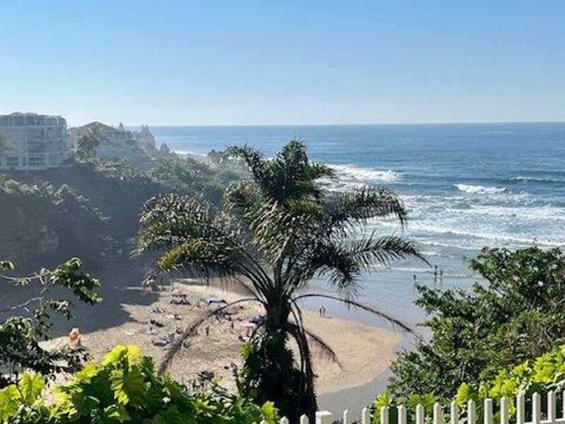 Ground Floor Beachfront 3 Bedroom Apartment On Uvongo Beach - Photo 2