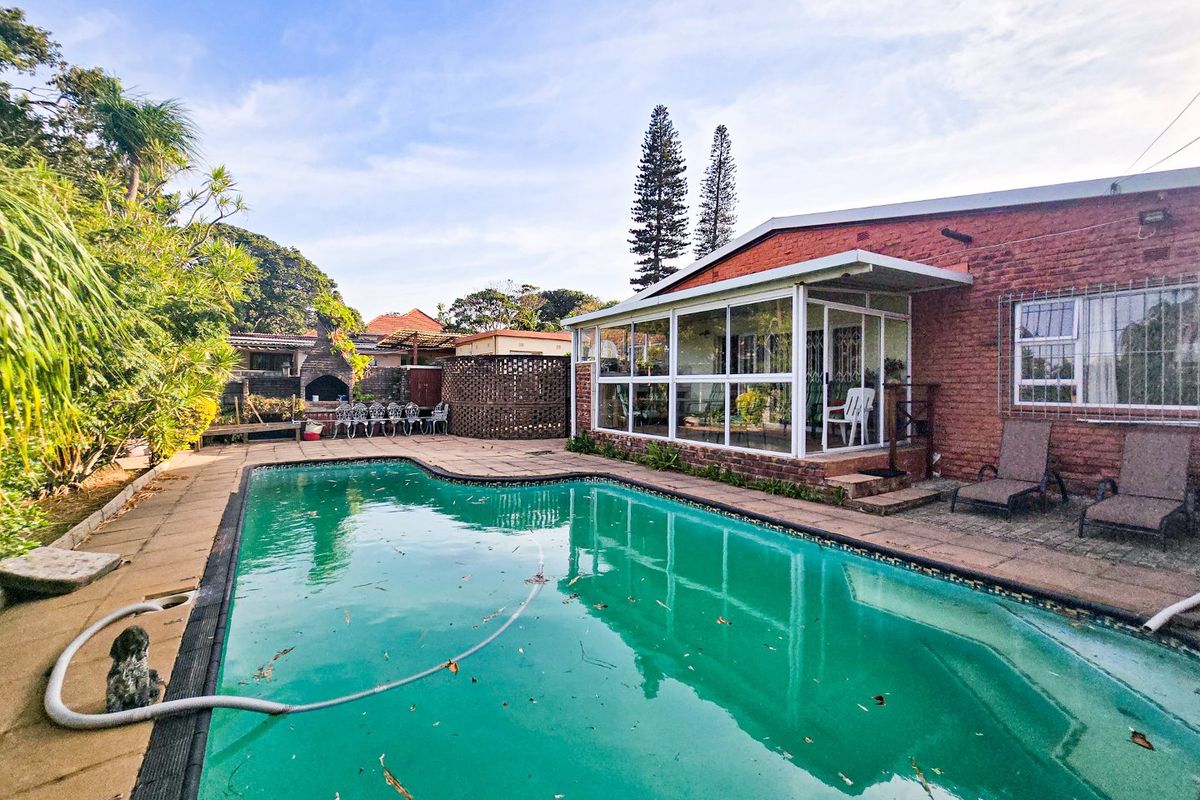 Large Solid Home In Uvongo  - Photo 2