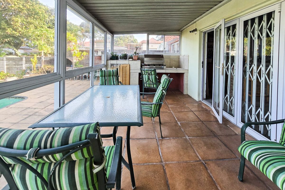 Large Solid Home In Uvongo  - Photo 3