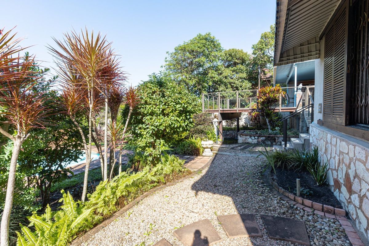 Street Appeal With Sea Views And A Great Address!! - Photo 2