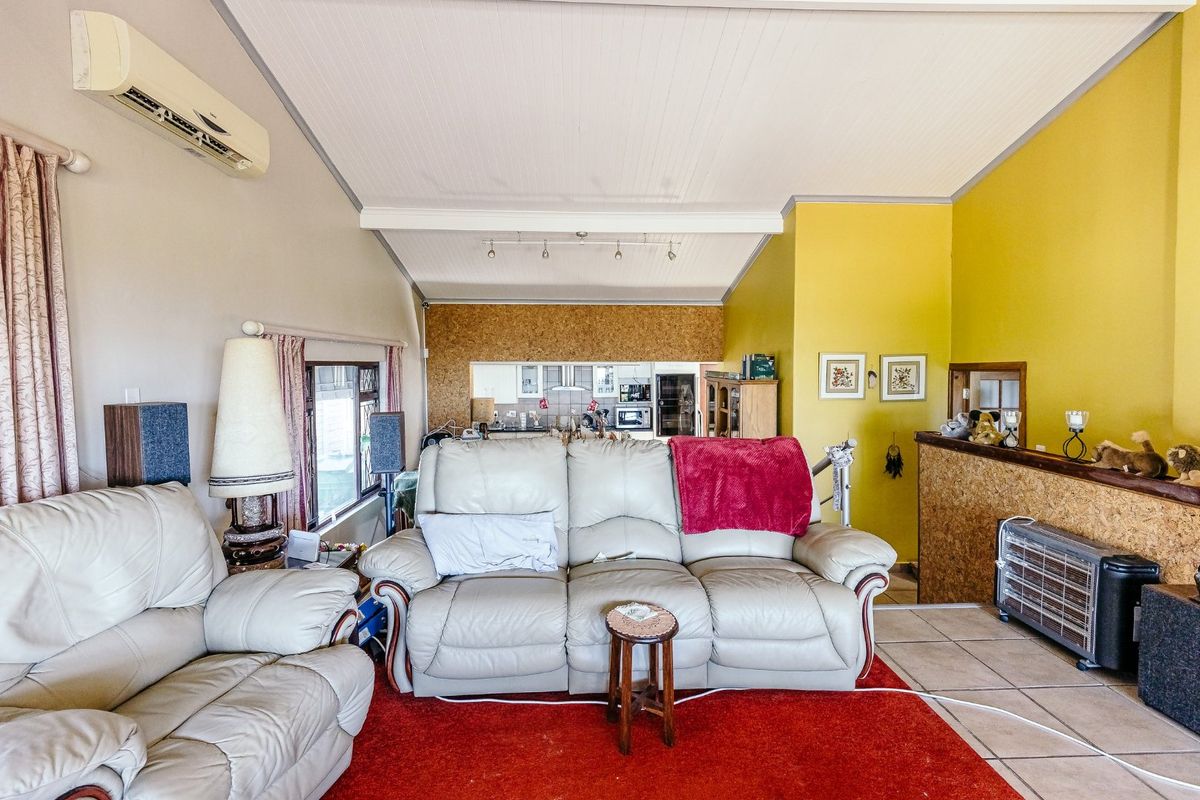Street Appeal With Sea Views And A Great Address!! - Photo 4