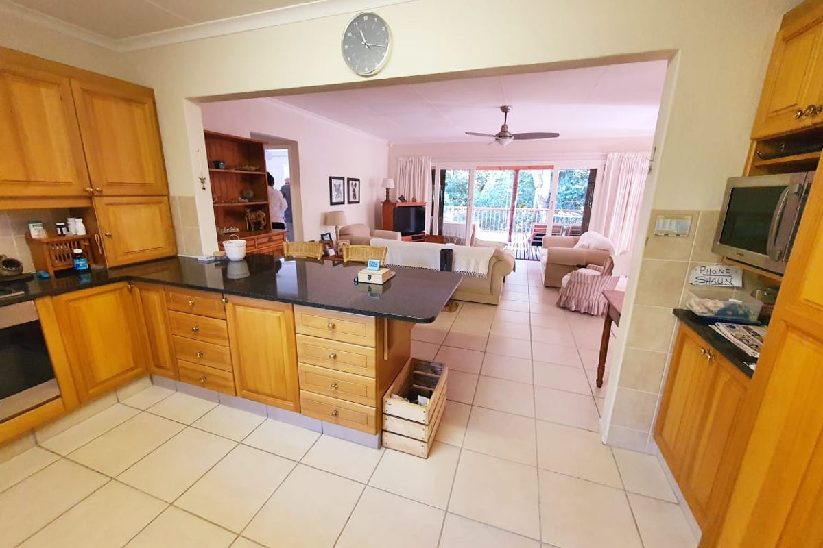 3 Bedroom Tropical Paradise  - Photo 5