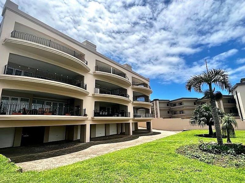 Modern Beachfront Apartment On Uvongo Beach - Photo 2